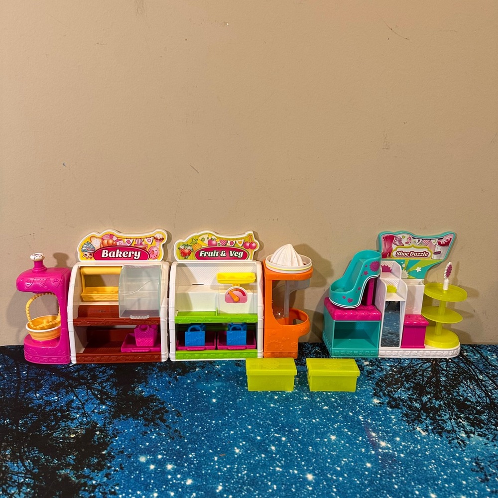 Shopkins Small Mart Playset Lot Bakery Fruit Veg Shoe Dazzle Juice Stands